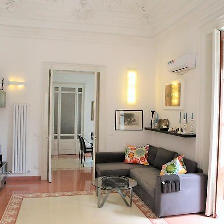 Suite Il Letto Sotto Il Tetto Catania Exterior photo